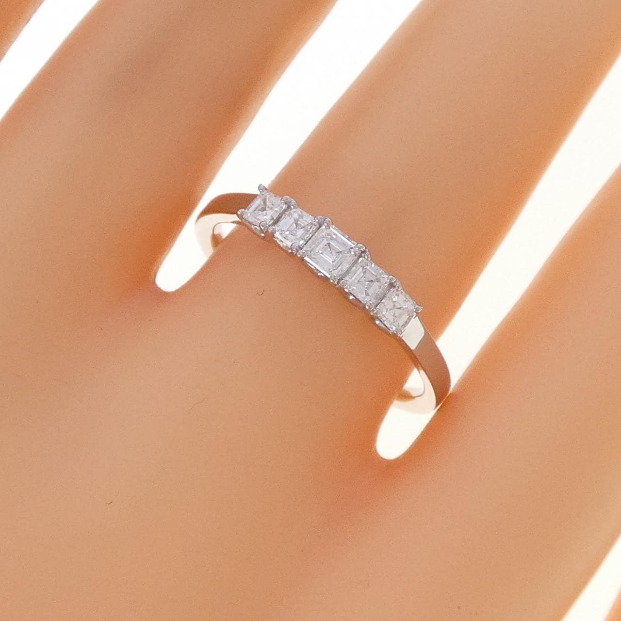 ジーエスティービー ダイヤモンド リング 0.50CT