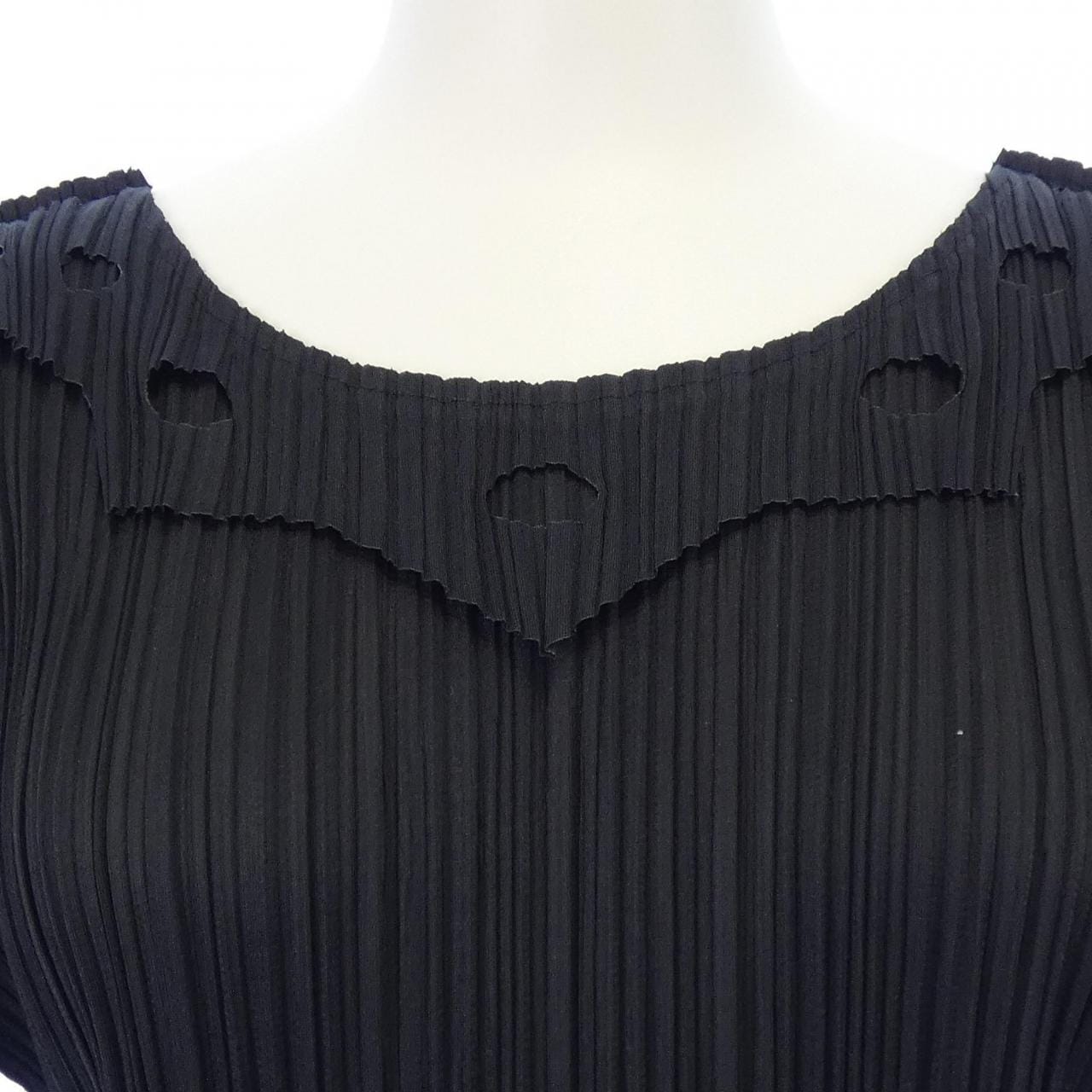 プリーツプリーズ PLEATS PLEASE トップス