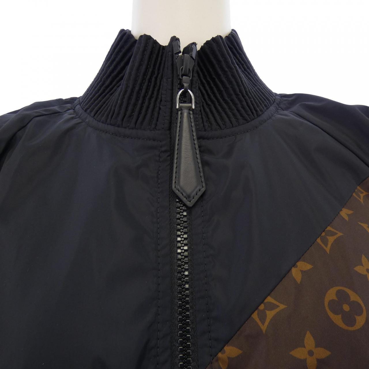 ルイヴィトン LOUIS VUITTON FROW56QSG ブルゾン