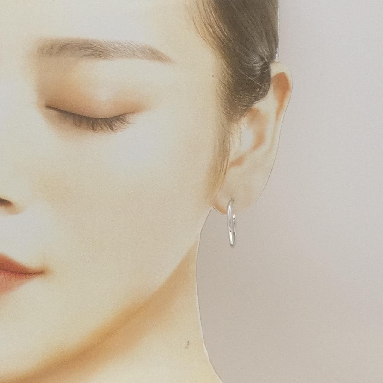 K18WG フープ ピアス