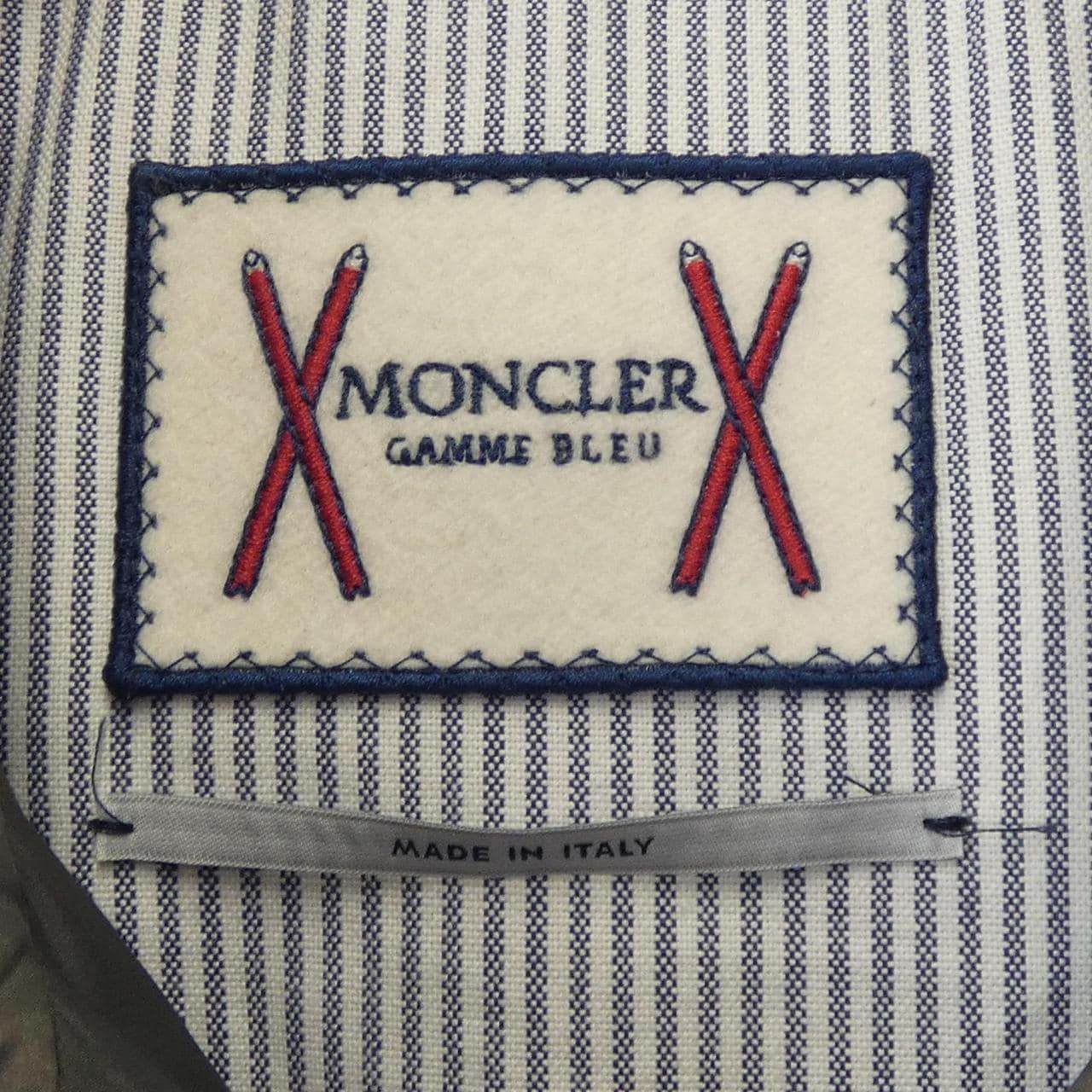 モンクレールガムブルー MONCLER GAMMEBLEU B2-391-43342-80-78815 ダウンベスト