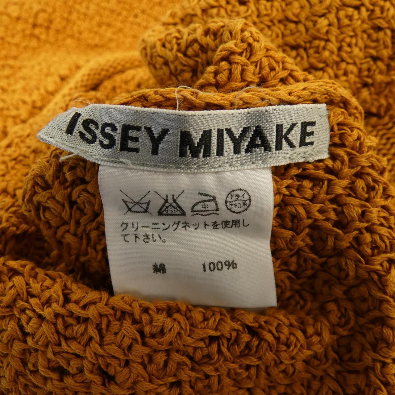 イッセイミヤケ ISSEY MIYAKE IM62KN501 トップス
