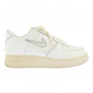 ナイキ NIKE DO9785-100 スニーカー