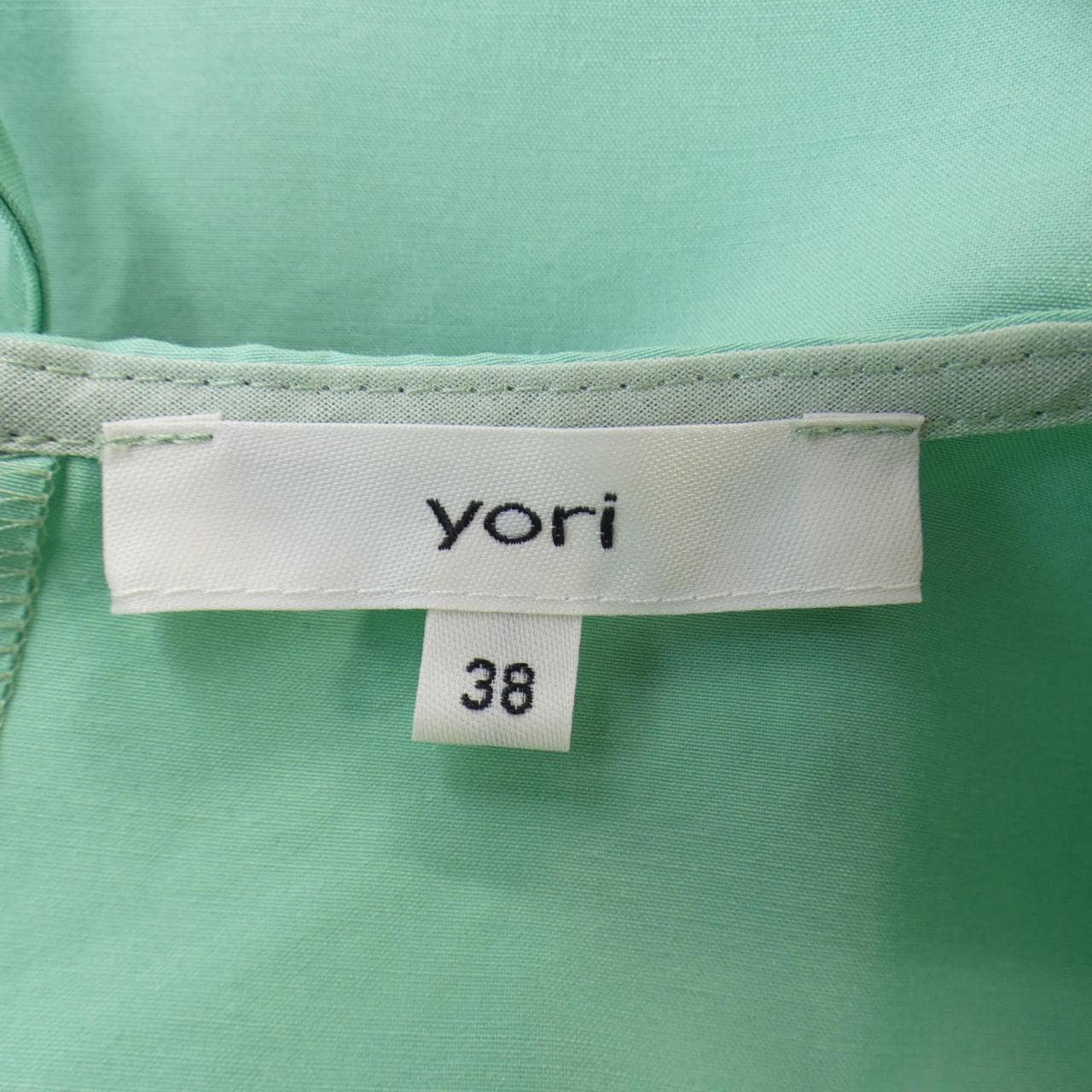 ヨリ yori トップス