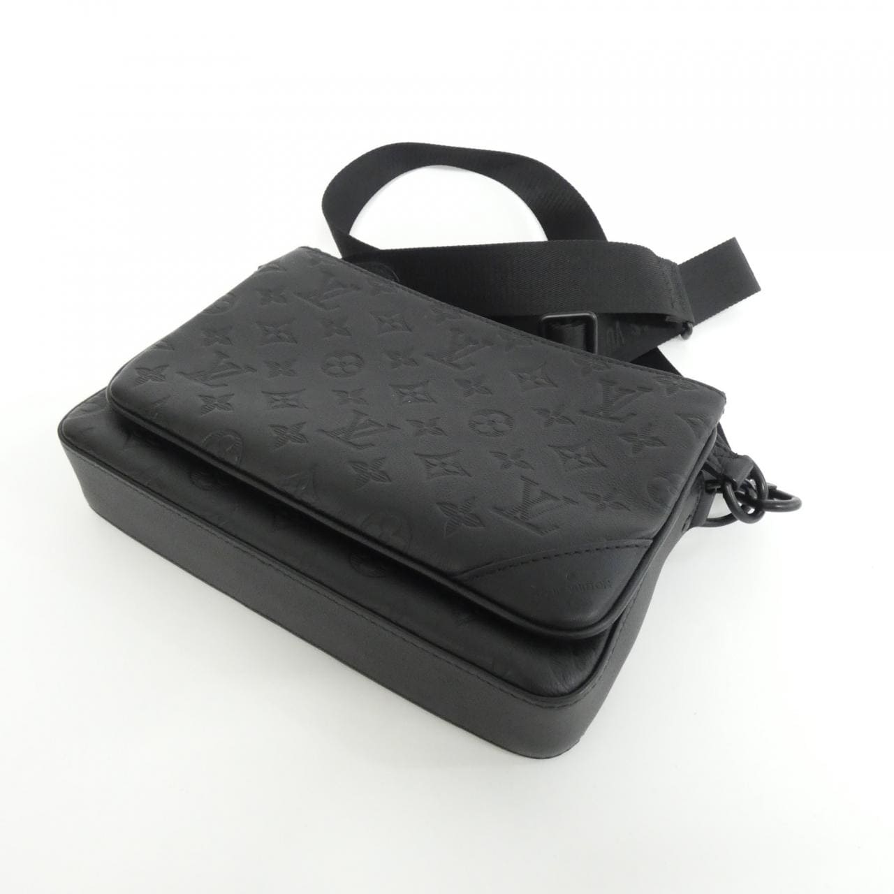 ルイヴィトン モノグラム シャドウ トリオ メッセンジャー M46602 ショルダーバッグ