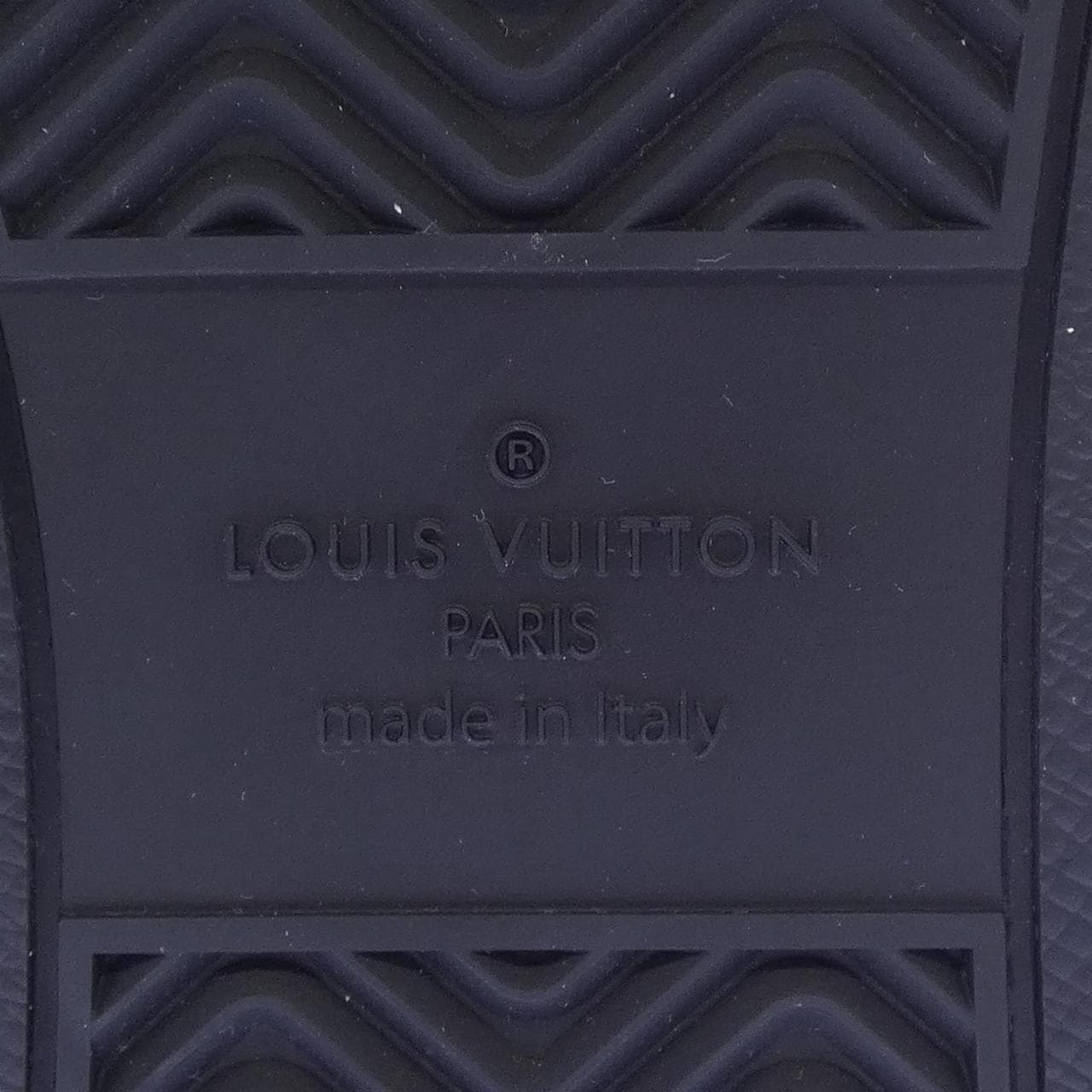 ルイヴィトン LOUIS VUITTON マイクロモノグラム パターン リヴォリライン スニーカー