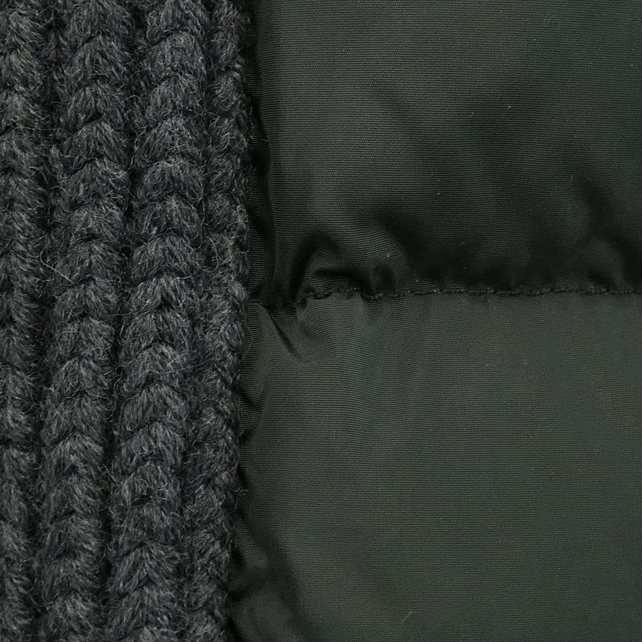 モンクレール MONCLER ダウンジャケット