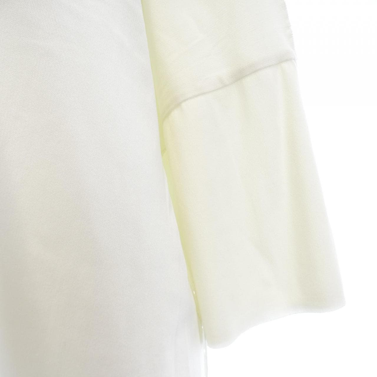 百褶PLEATS PLEASE上衣