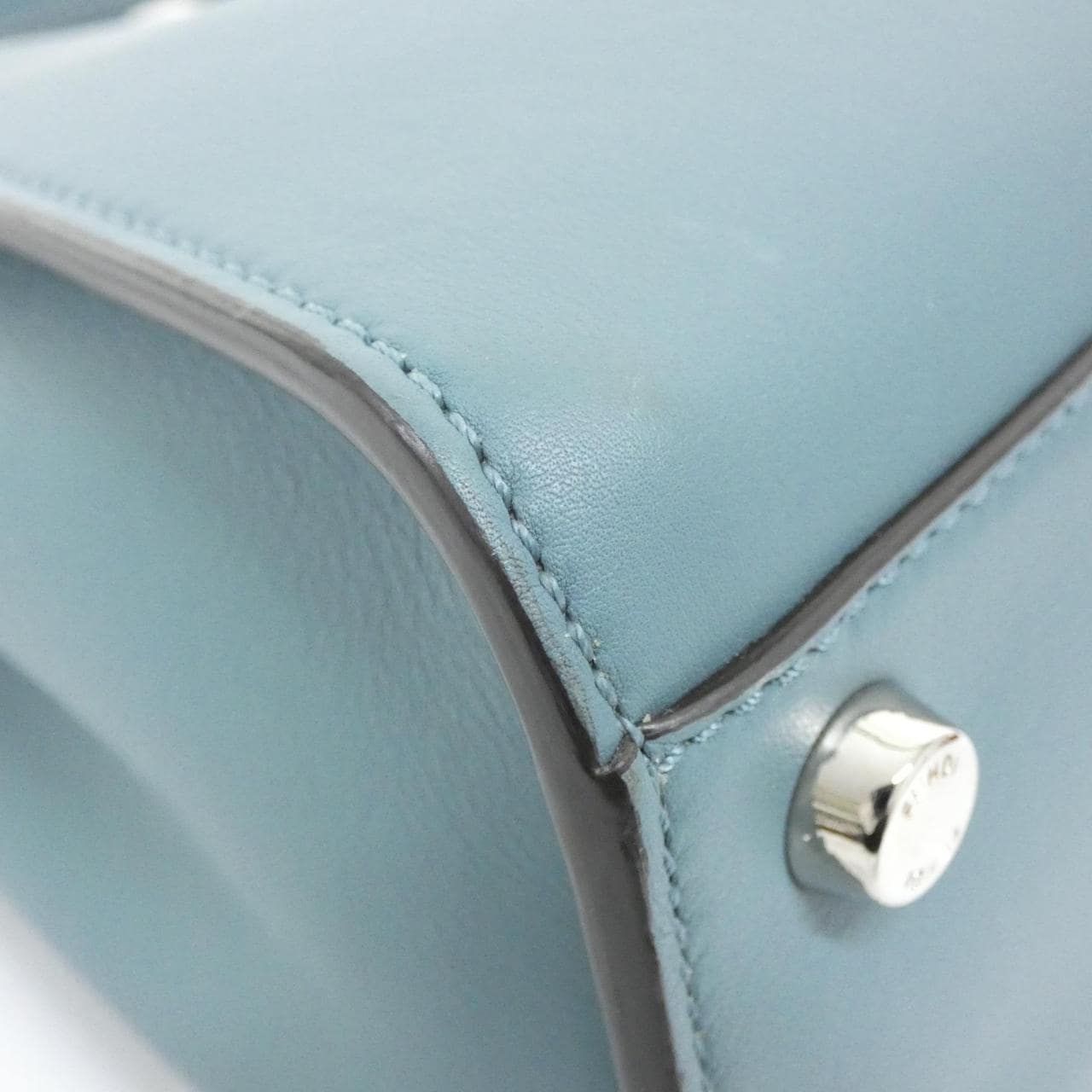 フェンディ ピーカブー エッセンシャリー 8BN302 9FJ ハンドバッグ