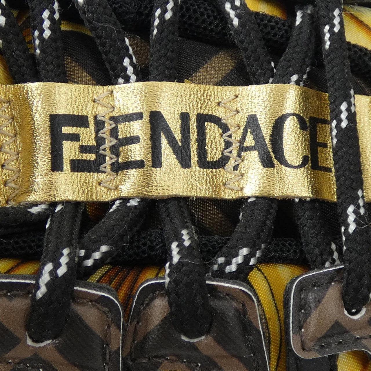 フェンダーチェ FENDACE スニーカー