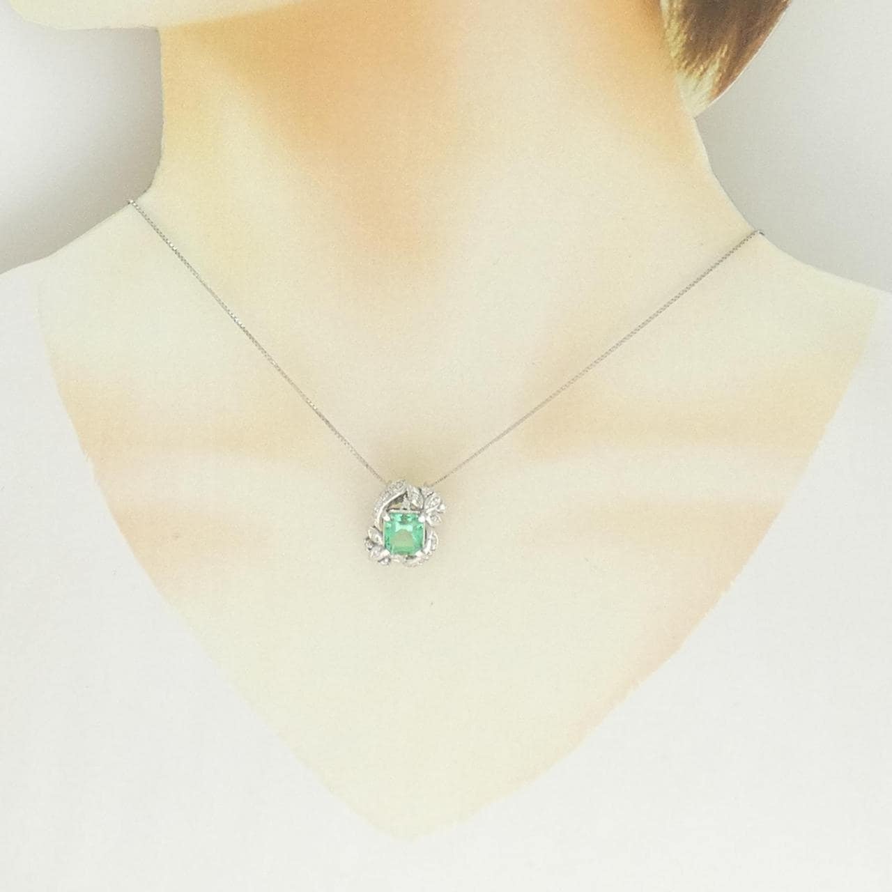 PT900/PT850 エメラルド ネックレス 2.38CT