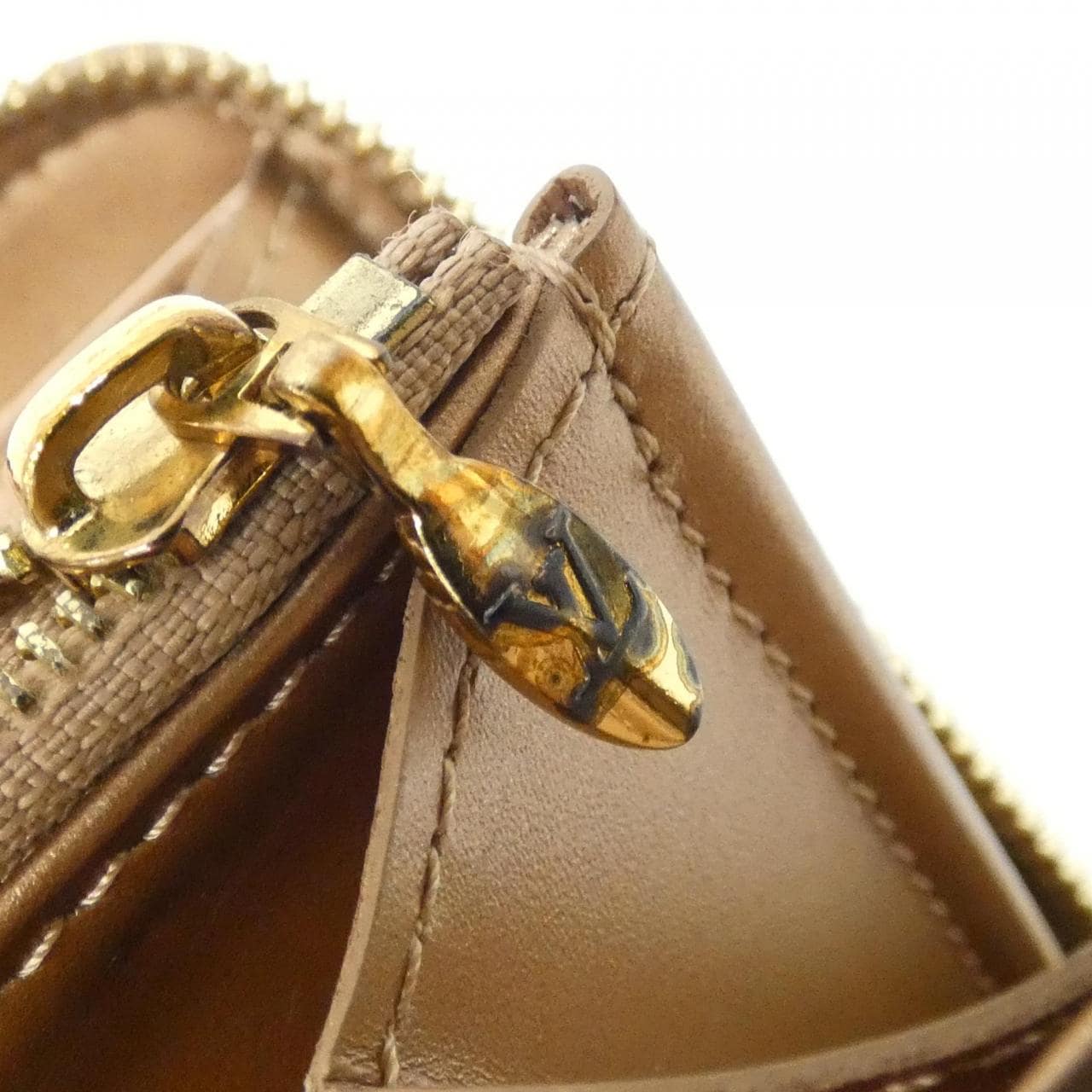 ルイヴィトン ヴェルニ ジッピー ウォレット M90603 財布