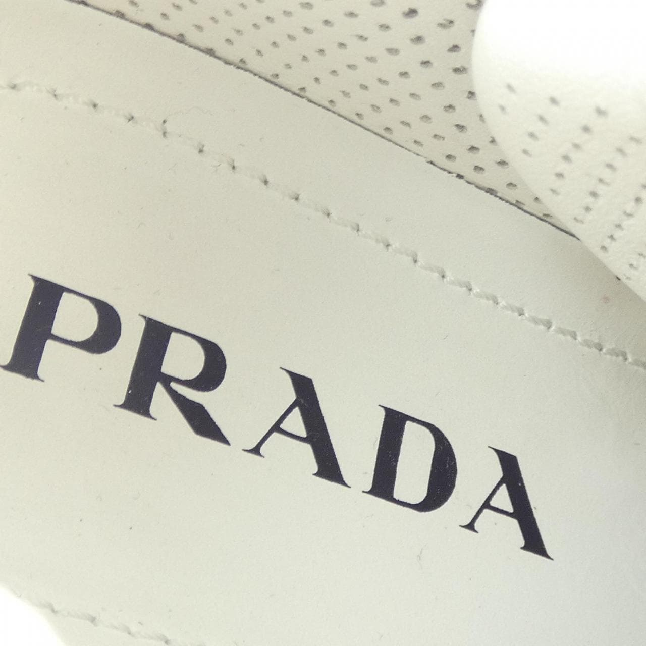 プラダ PRADA トライアングルロゴ 1E620N スニーカー