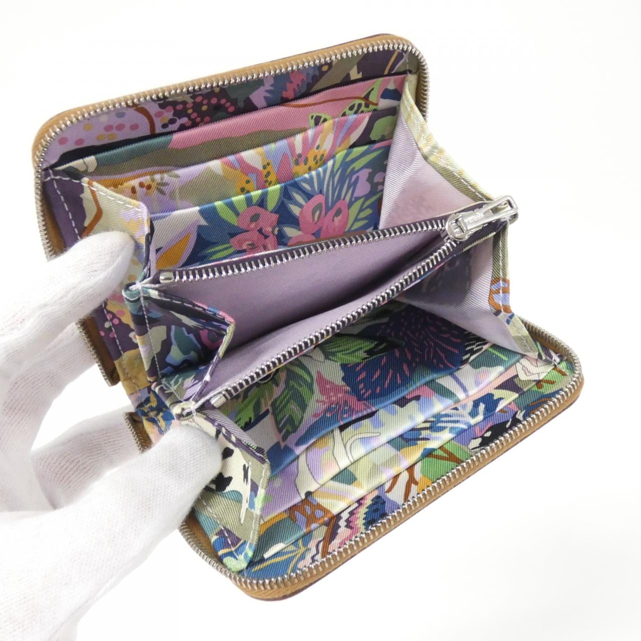 エルメス EN LIBERTE シルク イン コンパクト 084266CK 財布