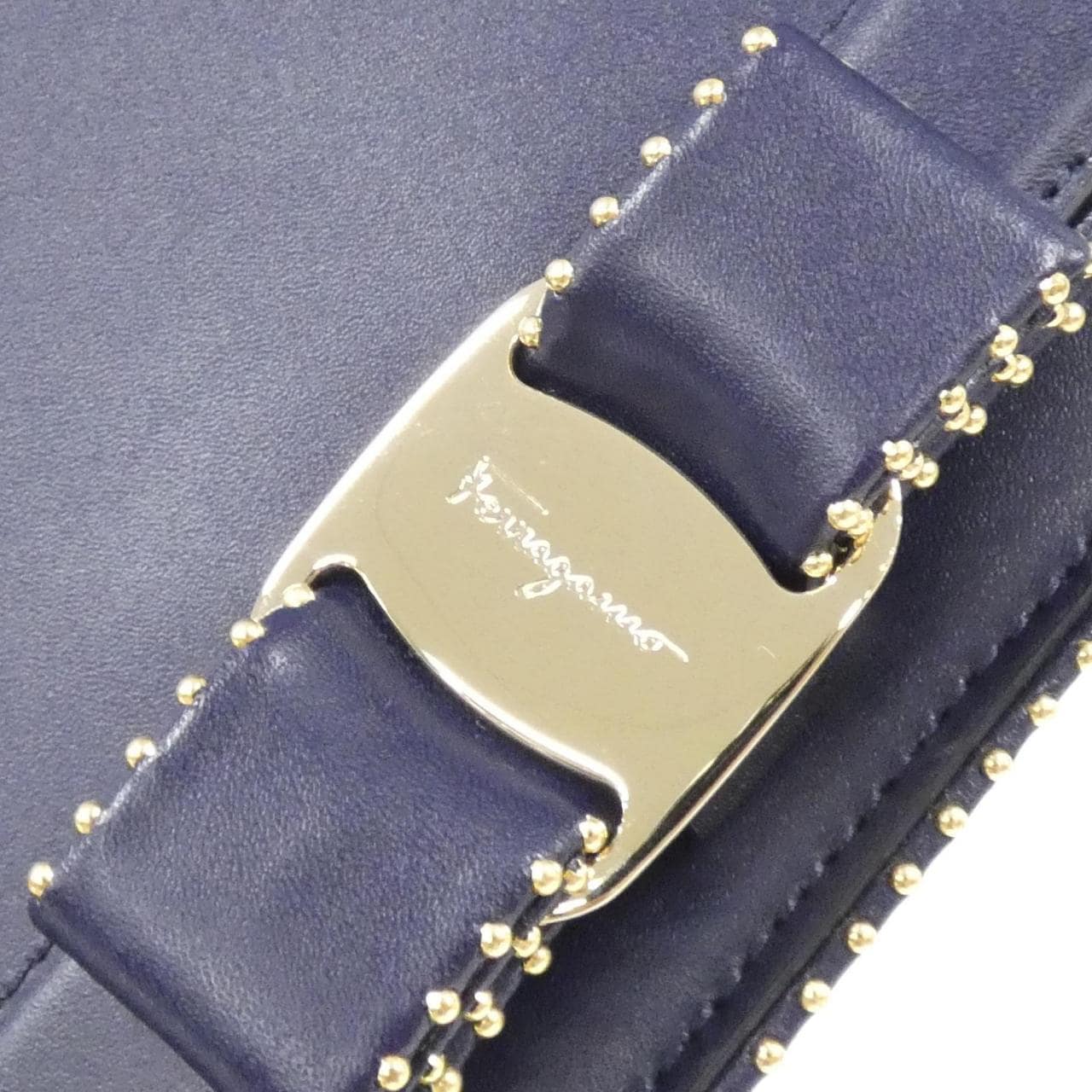 サルヴァトーレフェラガモ 21 O001 ショルダーバッグ