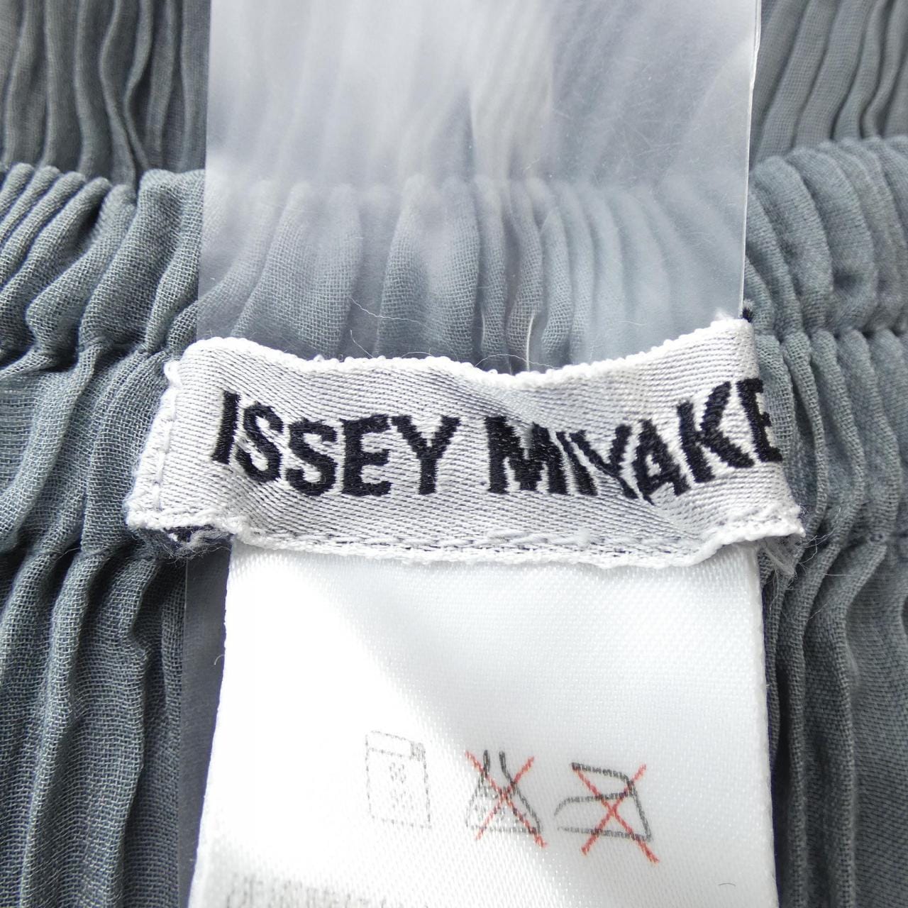 イッセイミヤケ ISSEY MIYAKE スカート