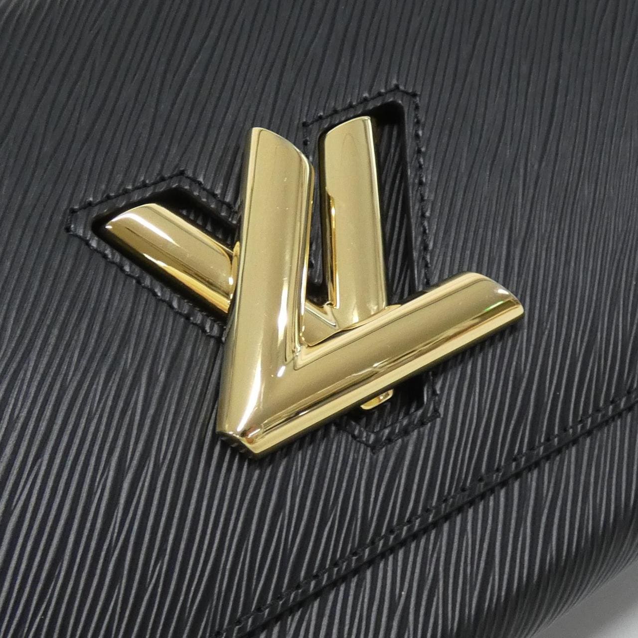 ルイヴィトン エピ ツイスト MM M20834 ショルダーバッグ