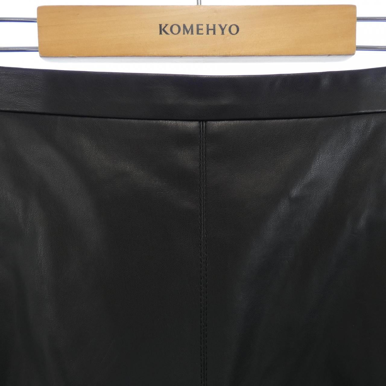 ニジュウサンク 23区 スカート