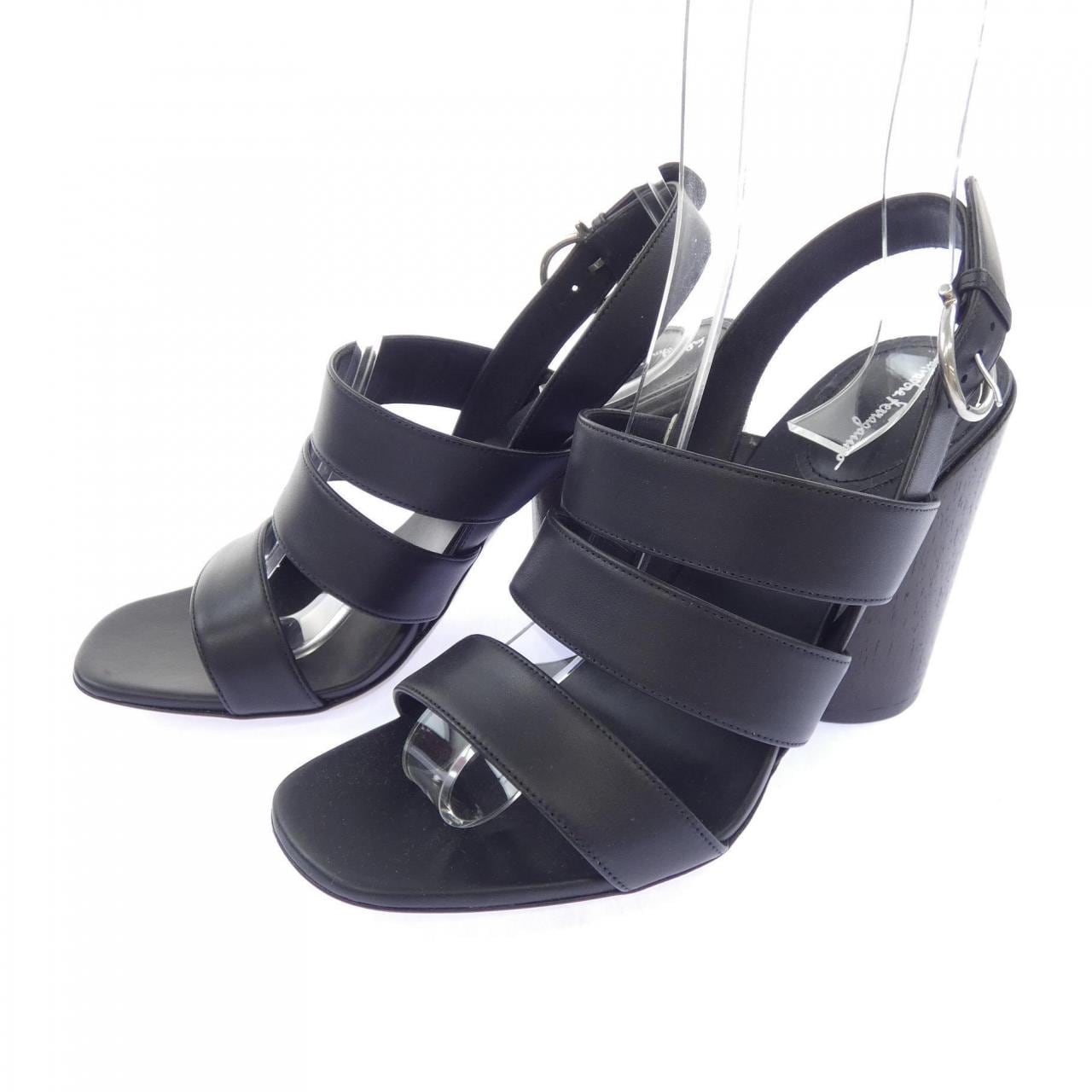 サルヴァトーレフェラガモ SALVATORE FERRAGAMO サンダル