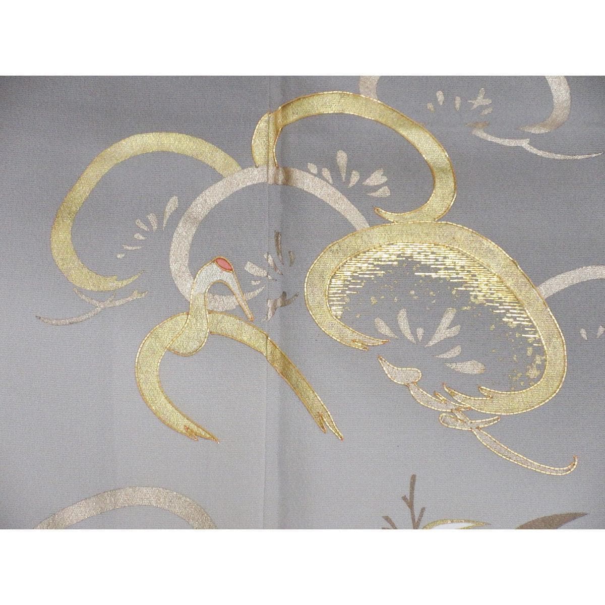 Colored tomesode, Yuzen gold painting, embroidery, blurred dyeing, round and horizontal quince