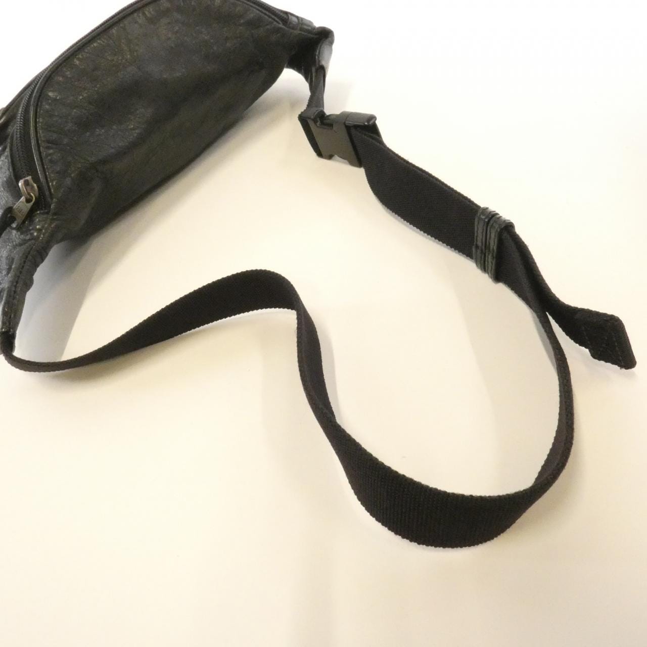 バレンシアガ エクスプローラー ベルト パック 529550 DB5J5 ウエストバッグ