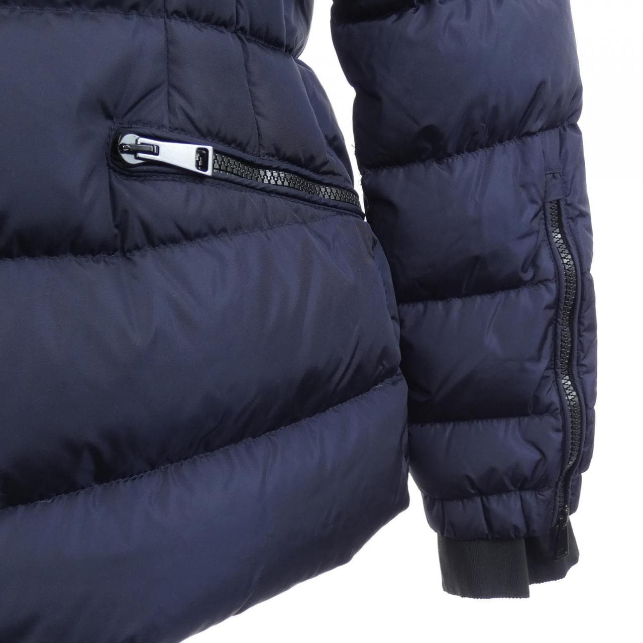モンクレール MONCLER BETULA ダウンジャケット