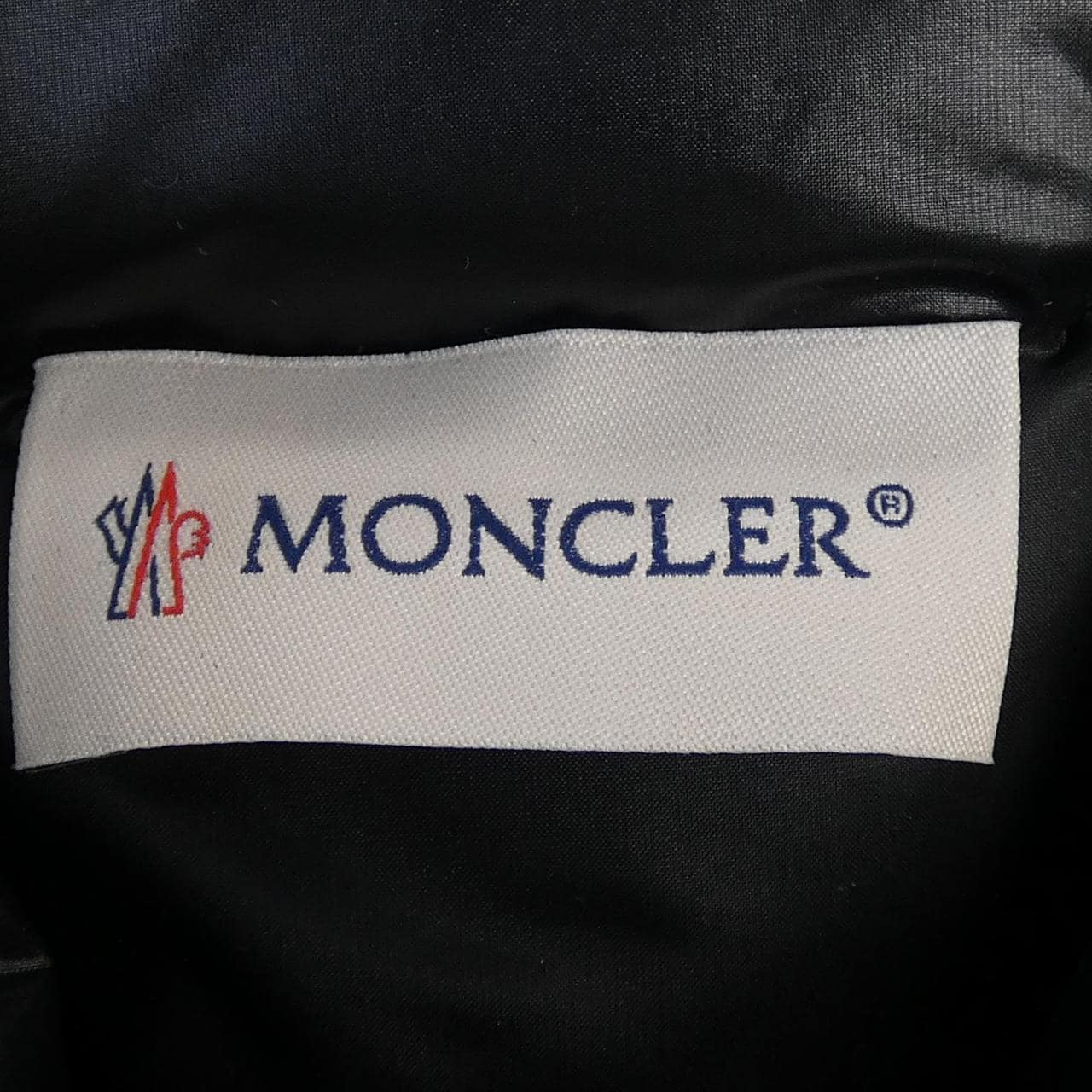 【新品】モンクレール MONCLER K20939B00024 ダウンジャケット