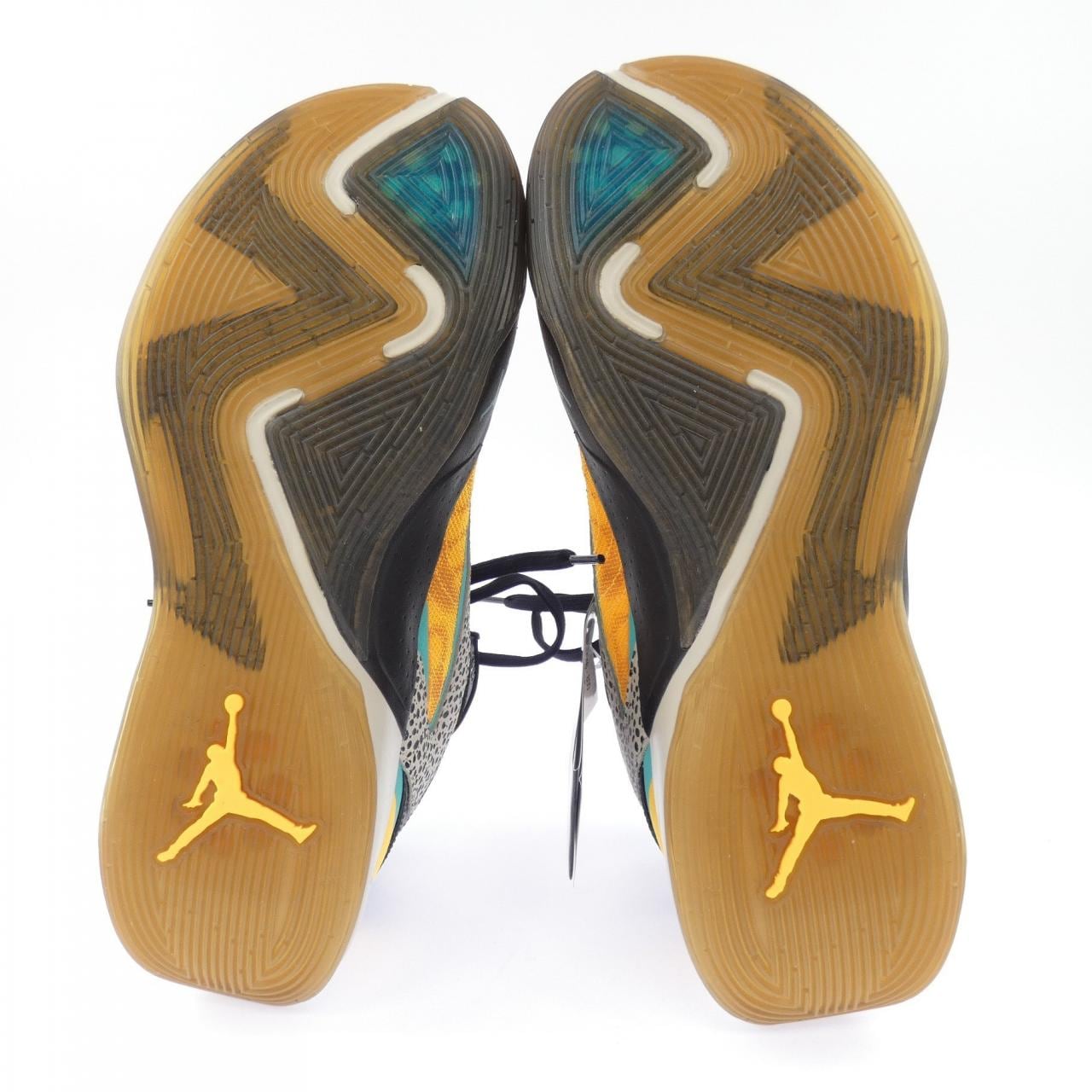 ナイキ ジョーダン NIKE JORDAN FQ9046-800 スニーカー