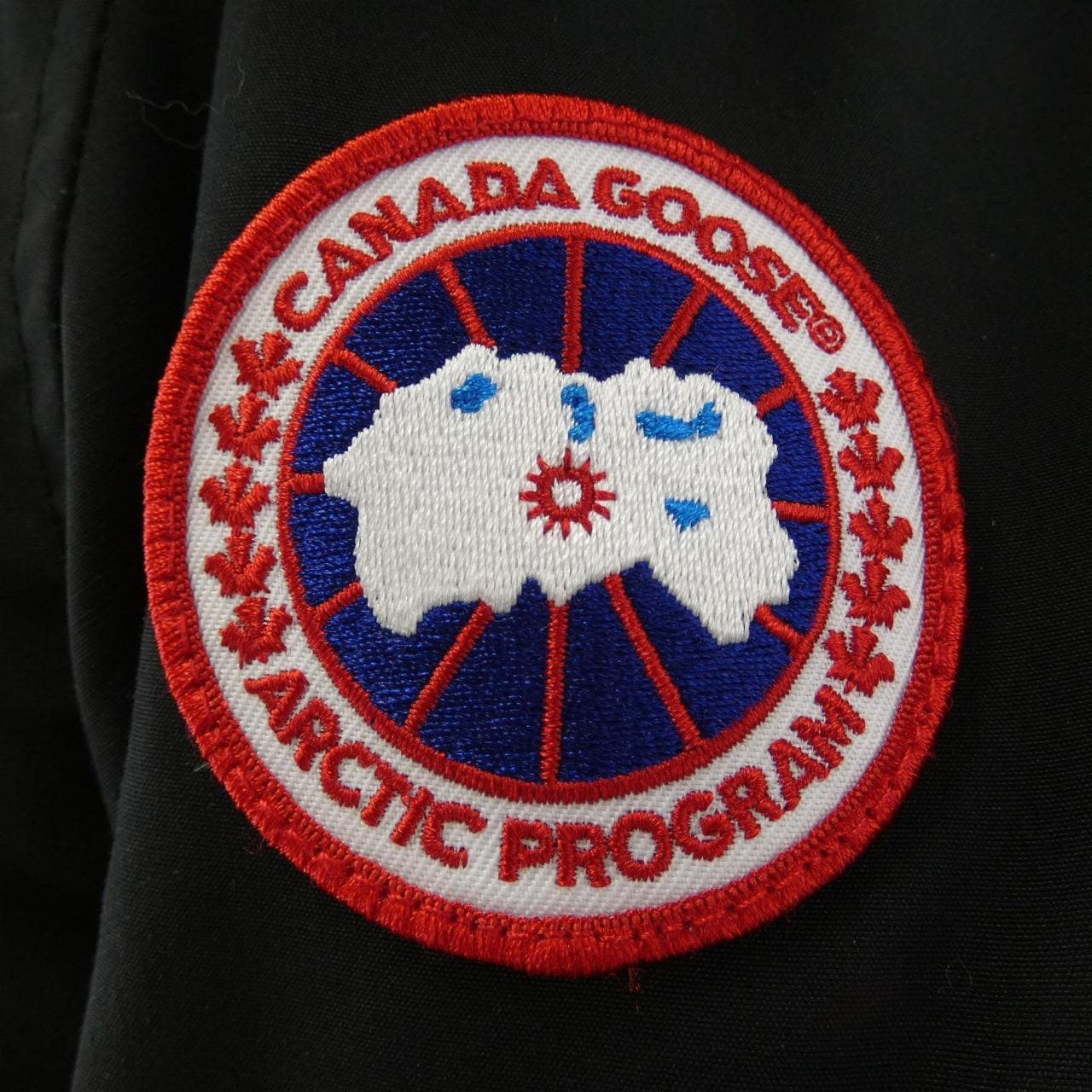 加拿大鵝CANADA GOOSE羽絨服
