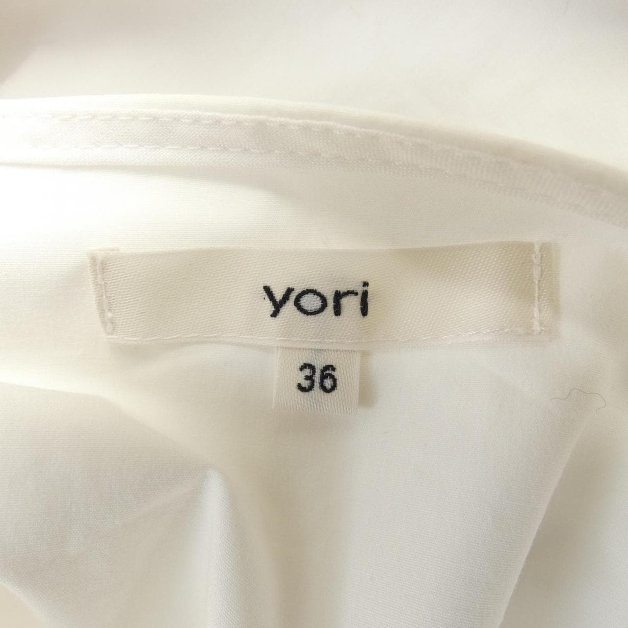 ヨリ yori トップス