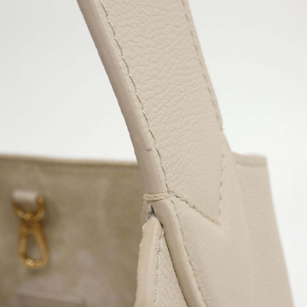 LOUIS VUITTON Low Key Hobo M25022 单肩包