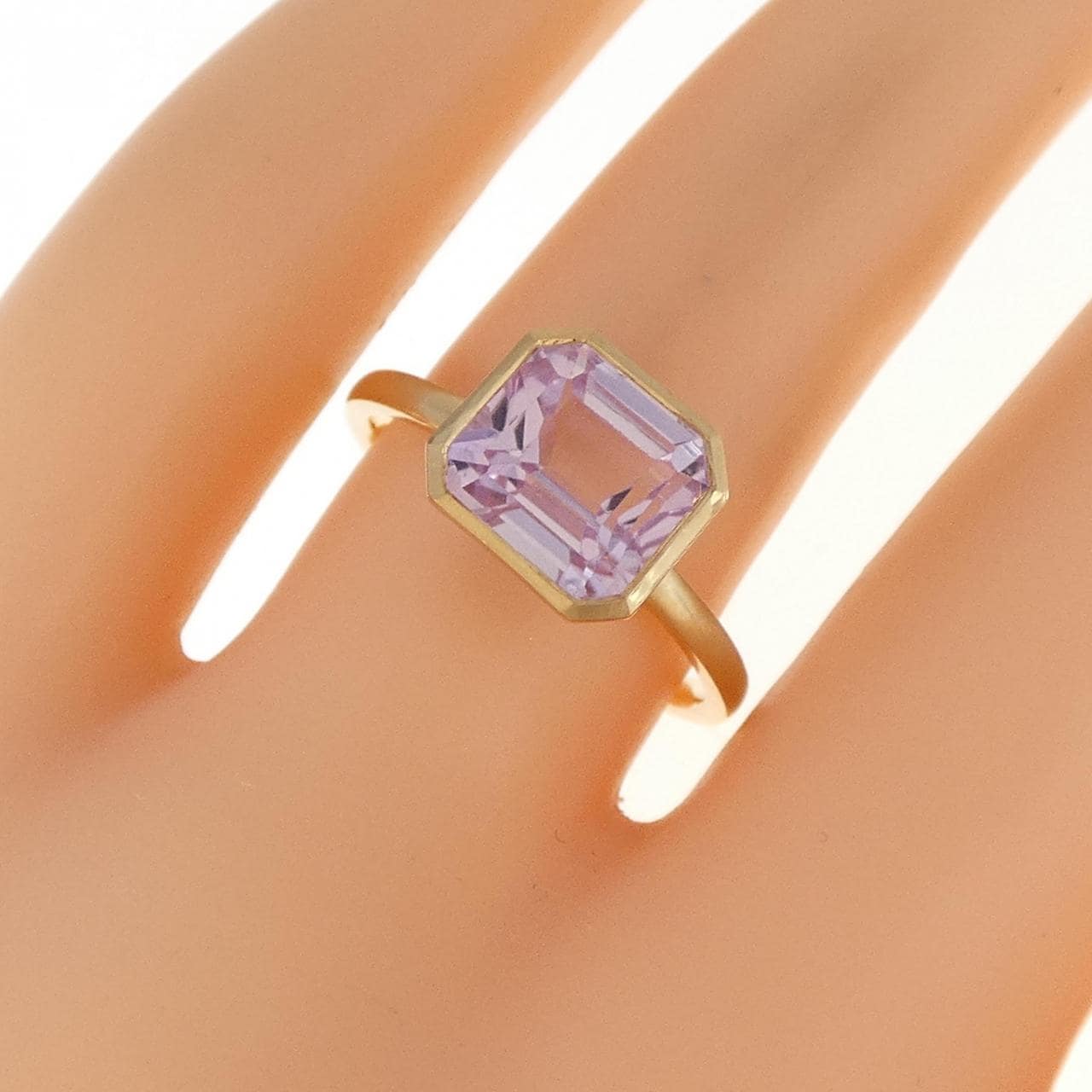 [新品] K18YG 锂紫玉戒指 3.38CT