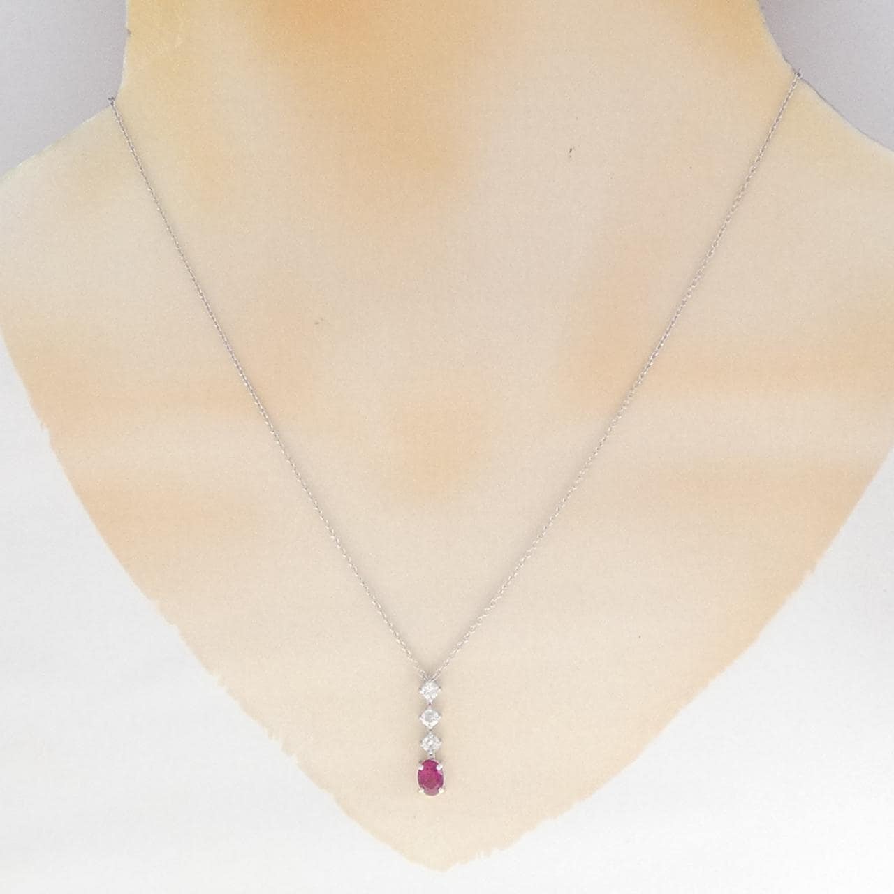 K18WG/750WG ルビー ネックレス 0.50CT