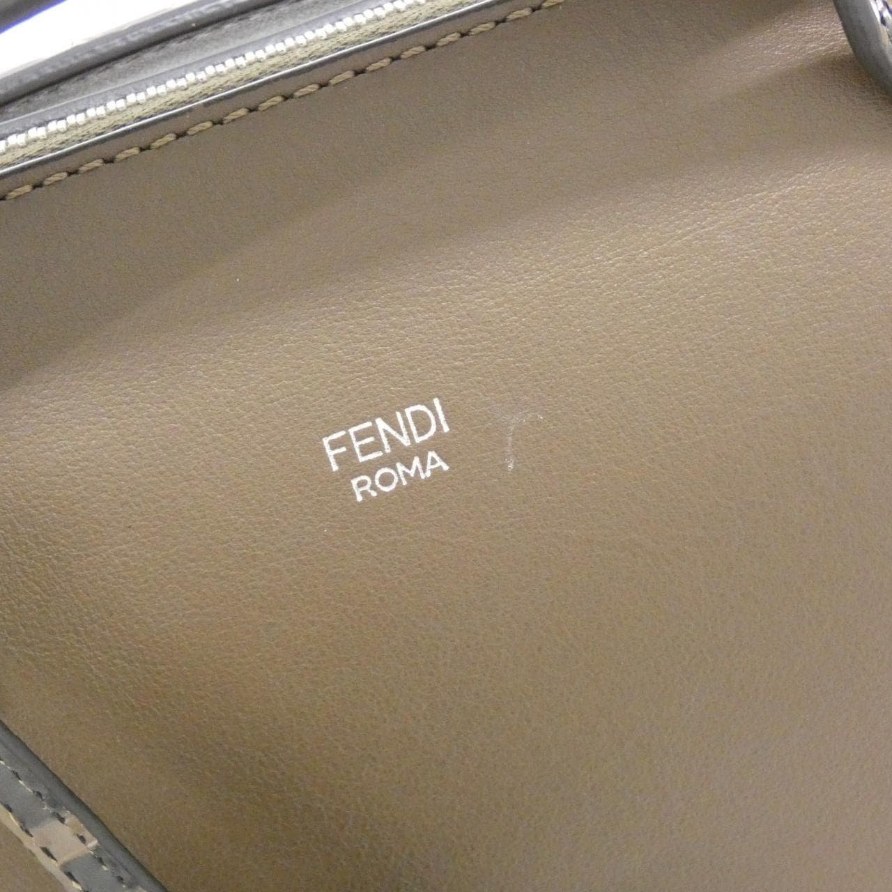フェンディ バイ ザ ウェイ 8BL124 A6CO バッグ