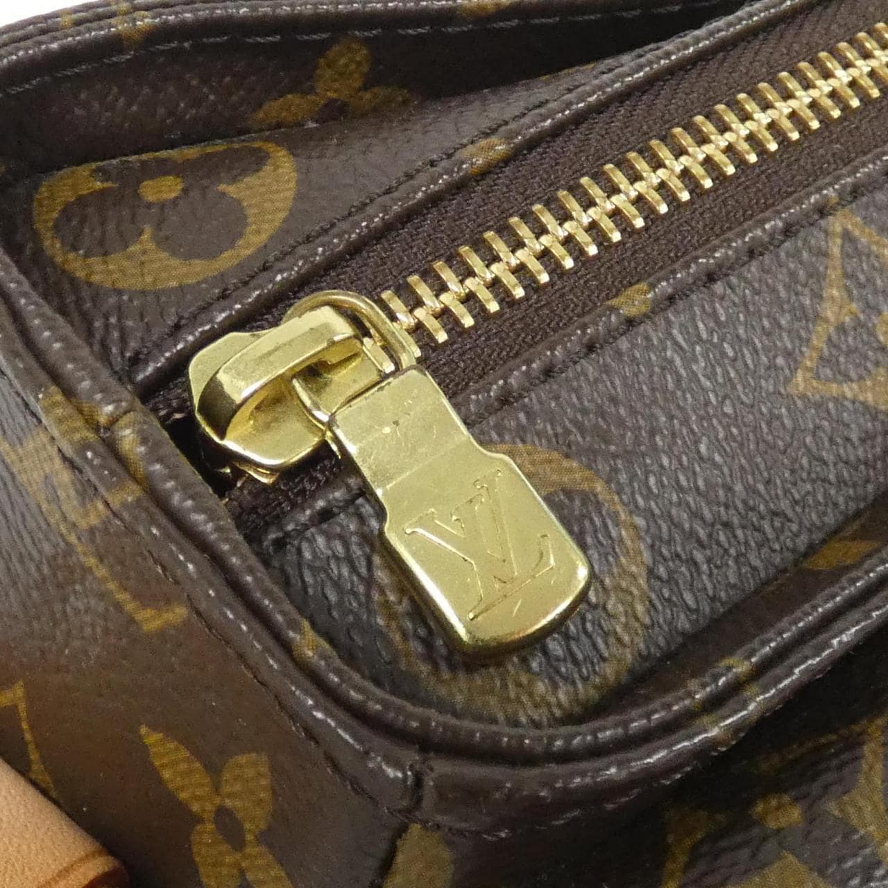 ルイヴィトン モノグラム ヴィバ シテ MM M51164 ショルダーバッグ