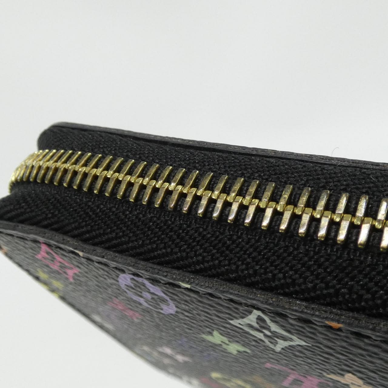 ルイヴィトン マルチカラー ジッピー ウォレット M60243 財布