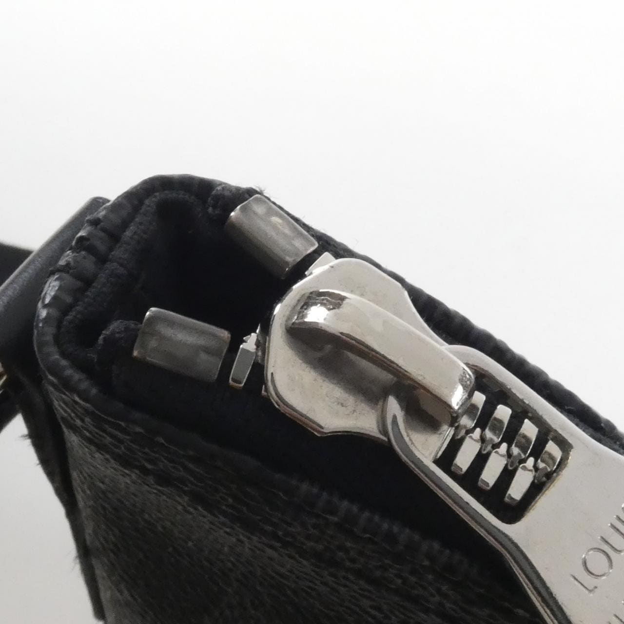 ルイヴィトン ダミエ グラフィット ミック PM N41211 ショルダーバッグ