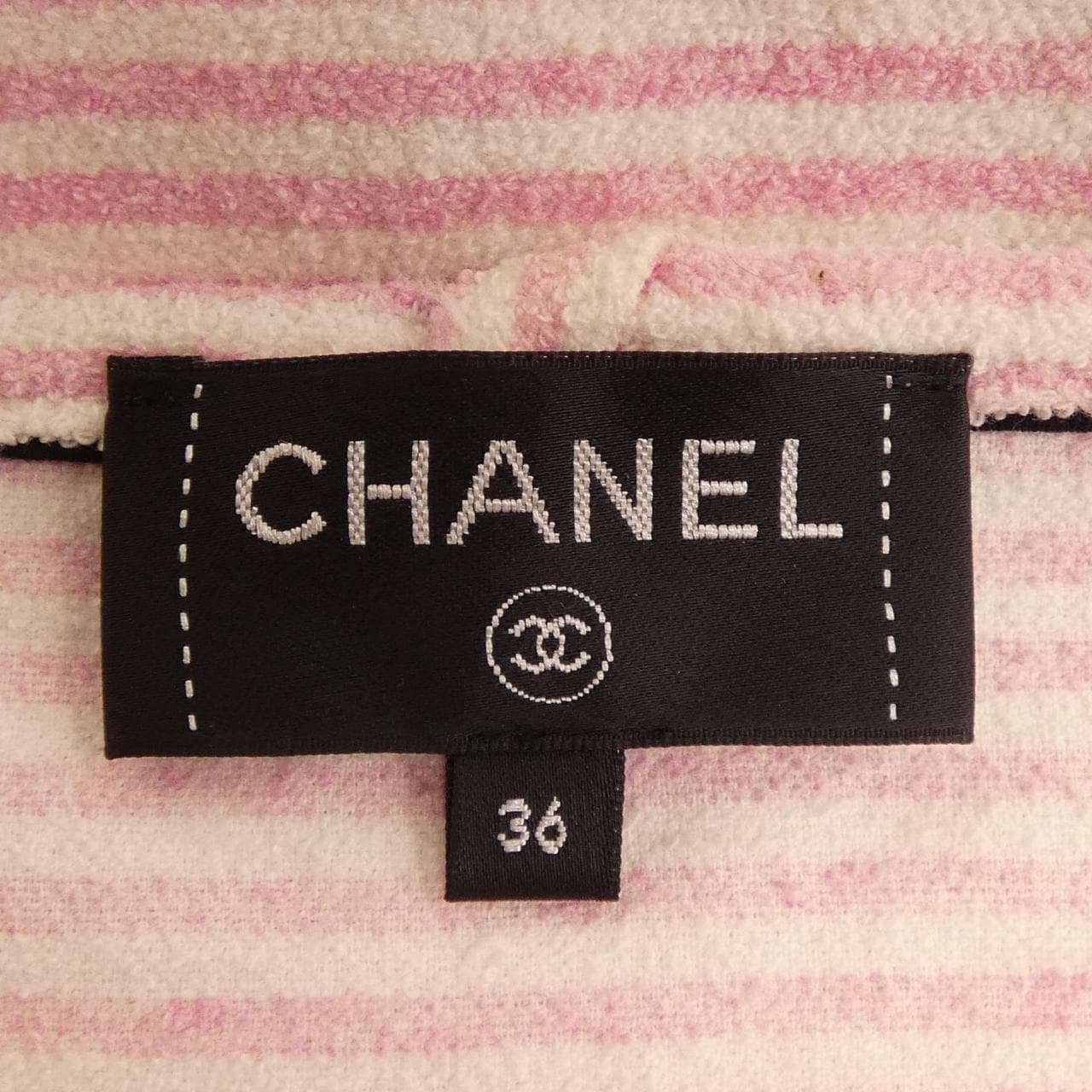 シャネル CHANEL LA PAUSA P60455V22656 19C Tシャツ