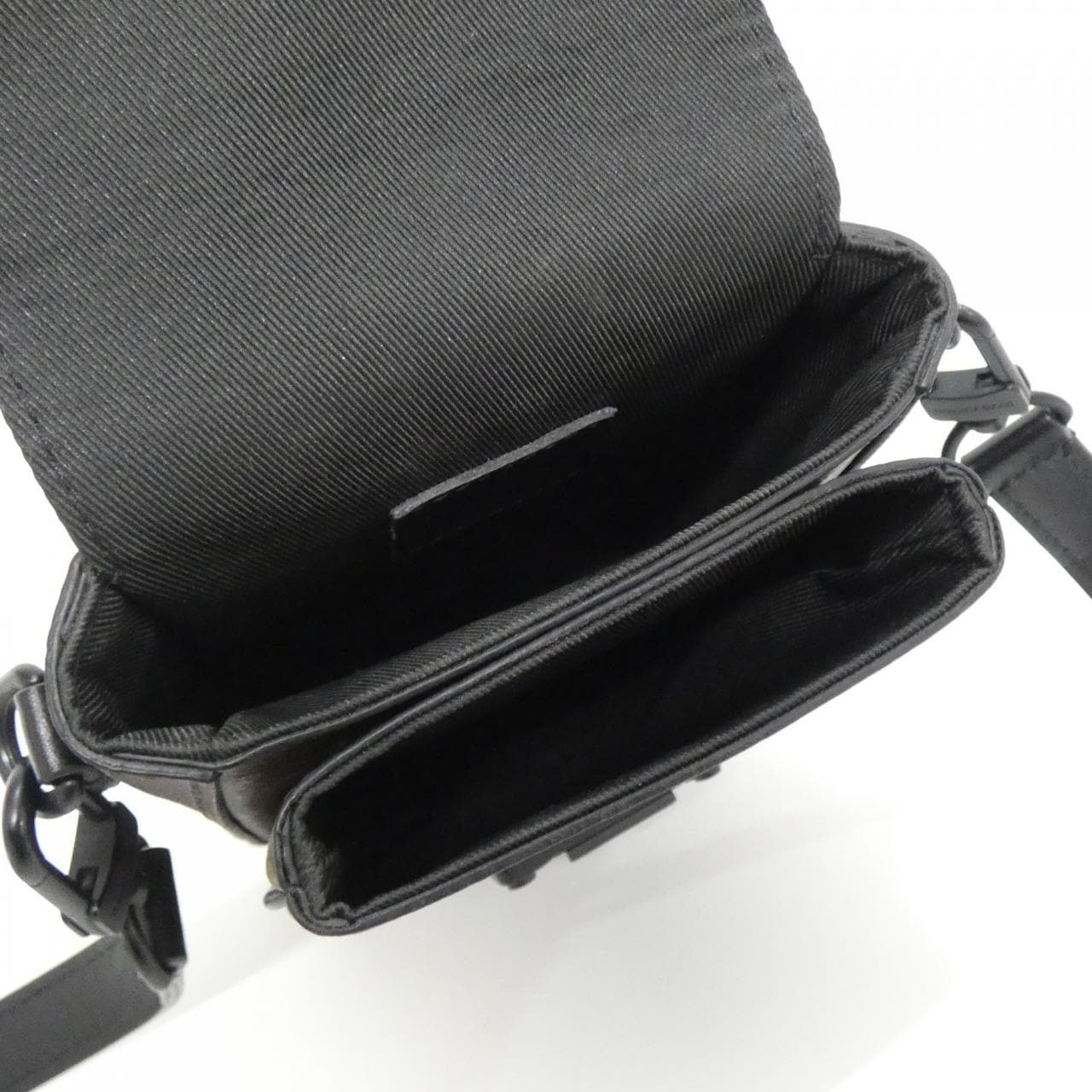 ルイヴィトン モノグラム マカサー Sロック ヴェルティカル ウエアラブル ウォレット M81522 ショルダーバッグ