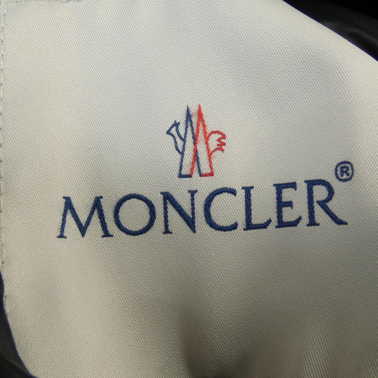 モンクレール MONCLER ダウンジャケット