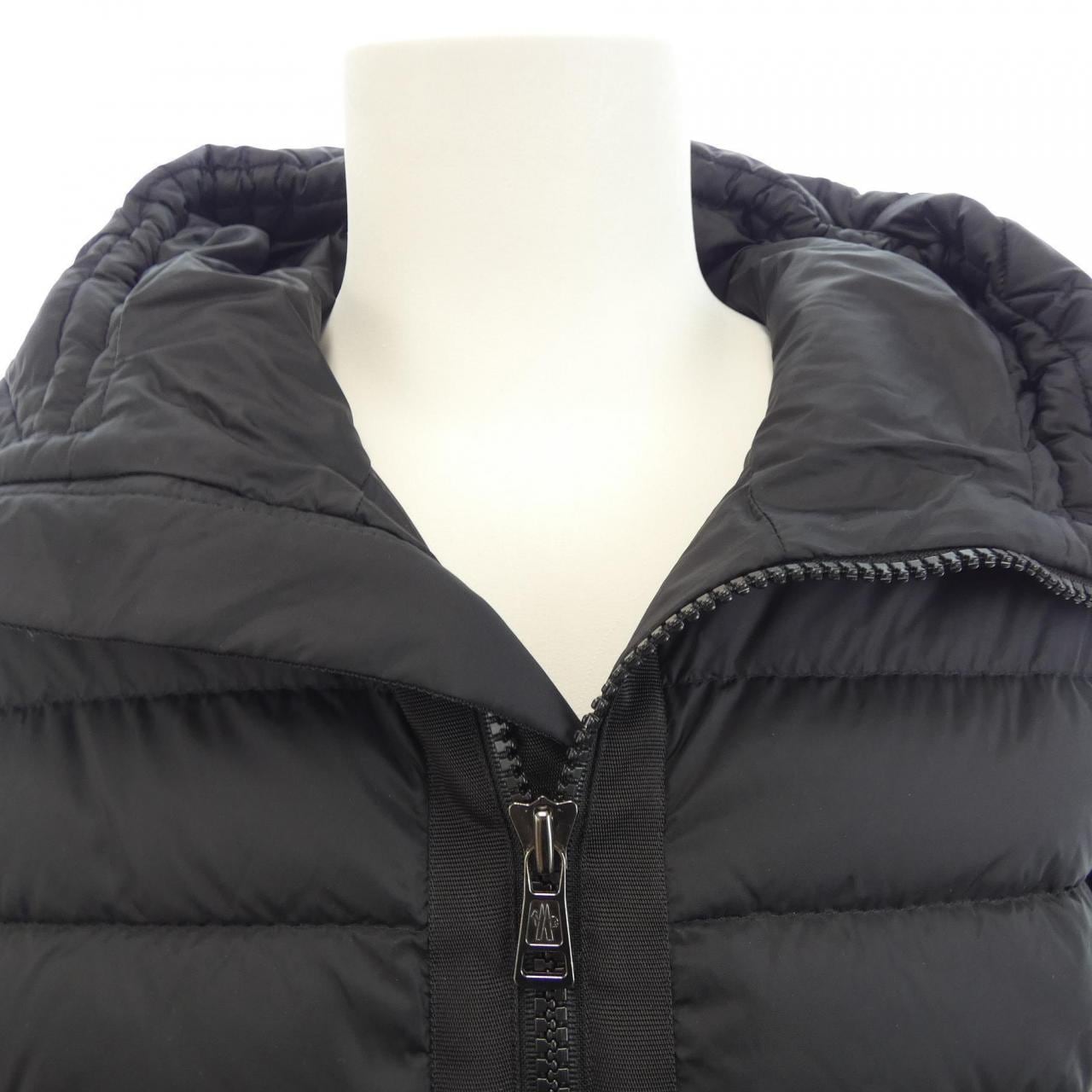 モンクレール MONCLER 20919B50800 ダウンジャケット