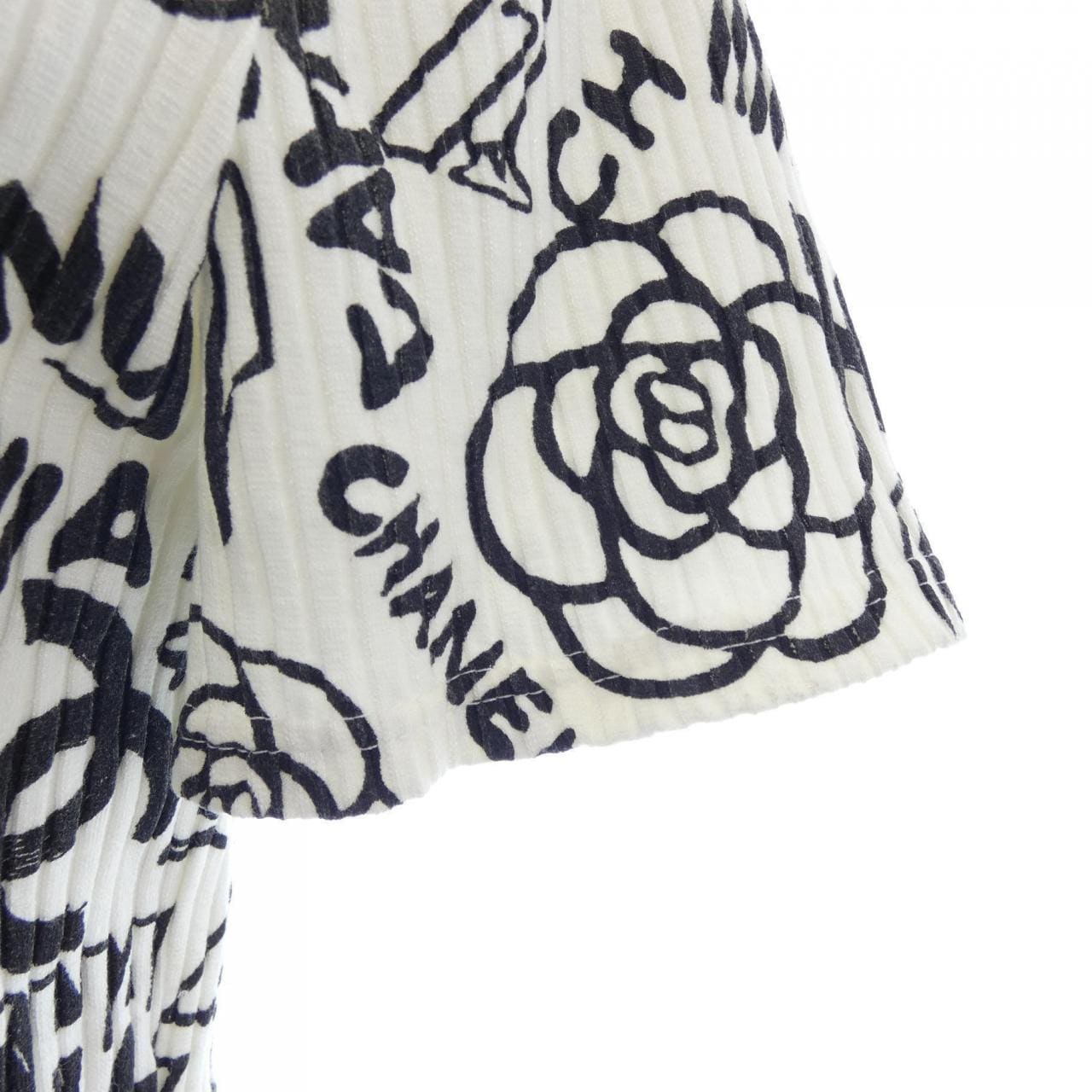 シャネル CHANEL P61888V47215 19A Tシャツ