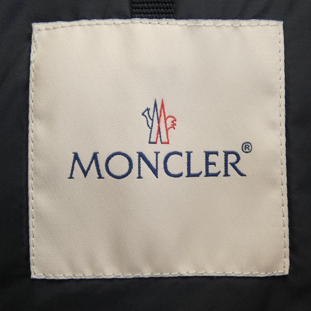 モンクレール MONCLER ダウンジャケット