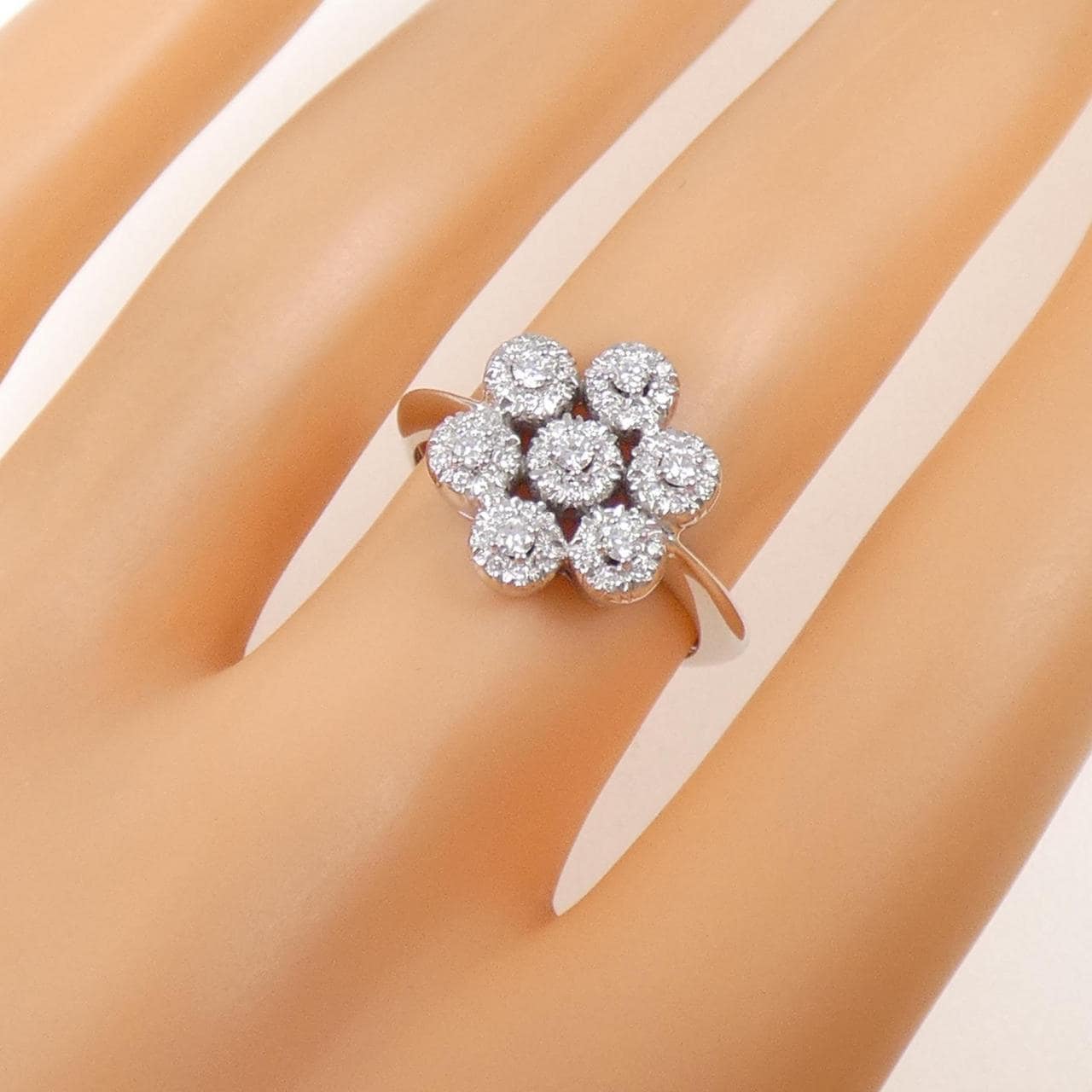 ポンテヴェキオ フラワー ダイヤモンド リング 0.28CT