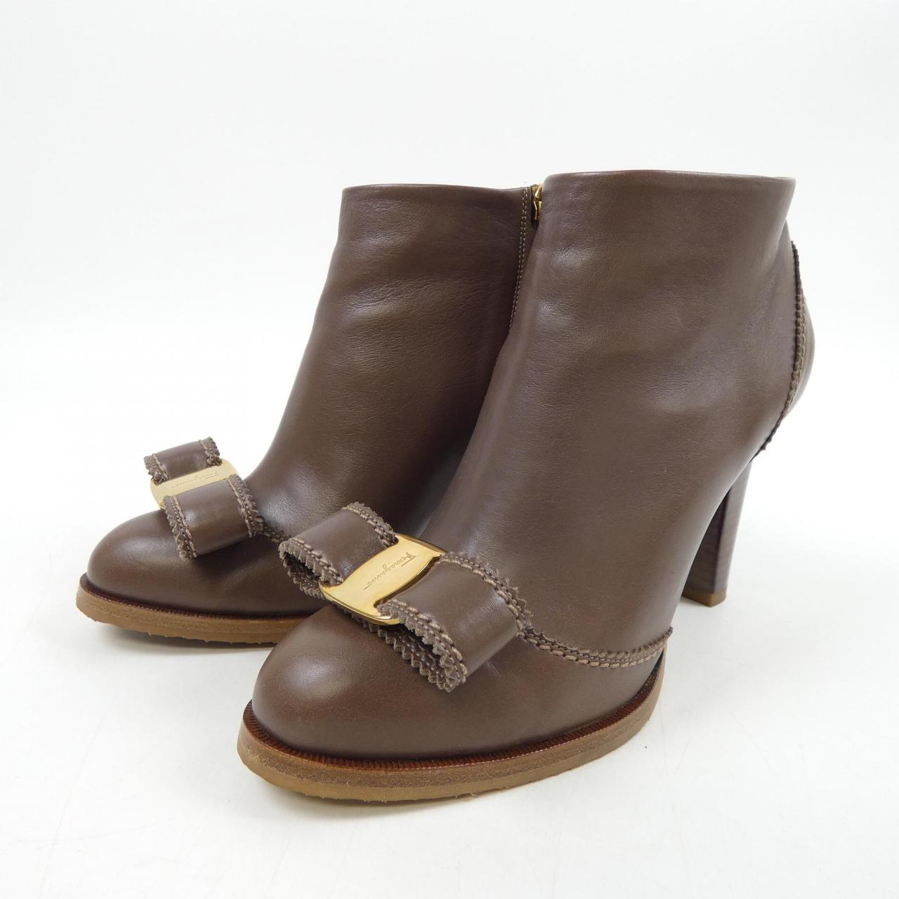 サルヴァトーレフェラガモ SALVATORE FERRAGAMO ブーツ