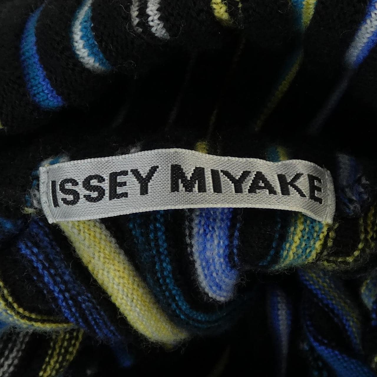 イッセイミヤケ ISSEY MIYAKE IM54KN505 ニット