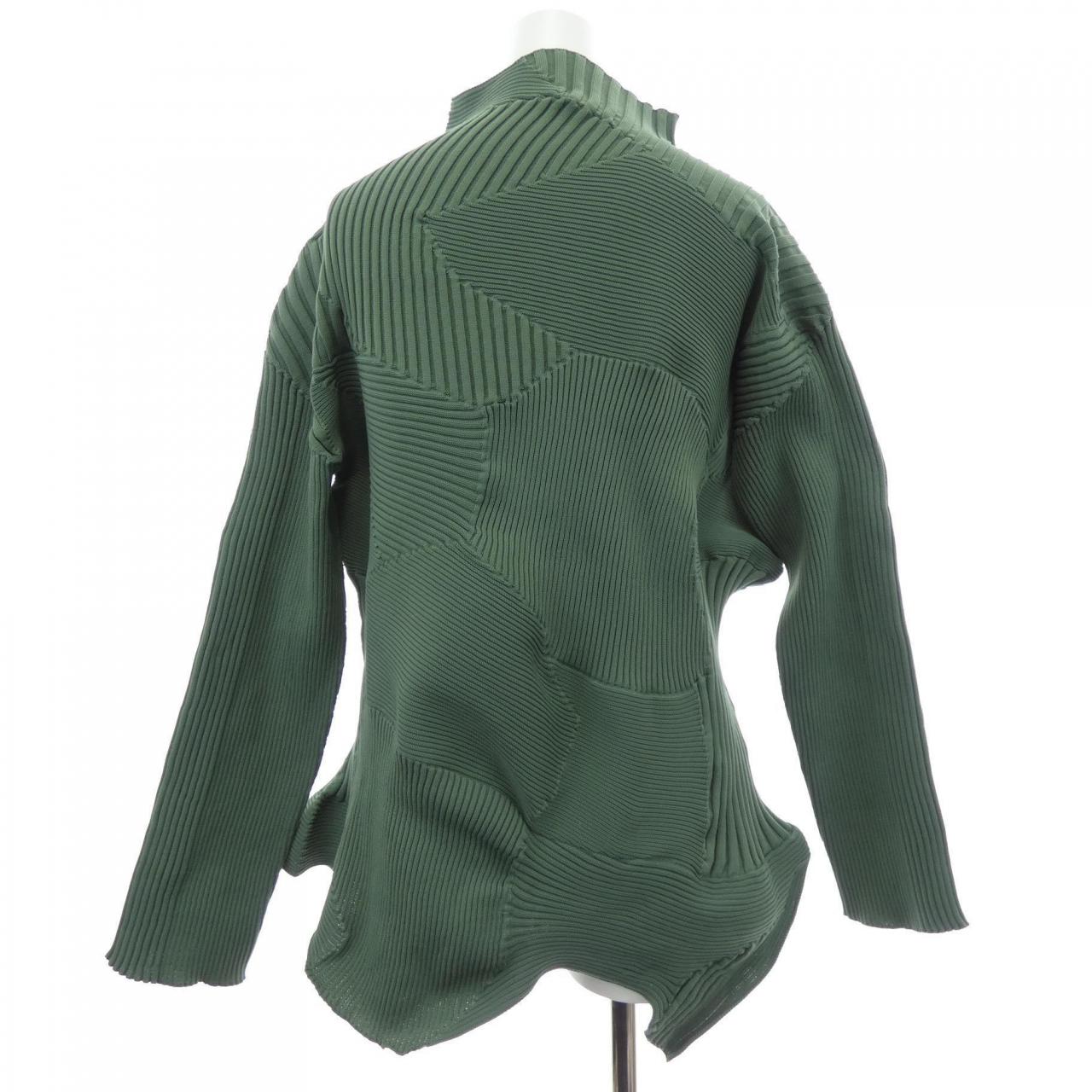 イッセイミヤケ ISSEY MIYAKE KONEKONE　IM43KN307 トップス