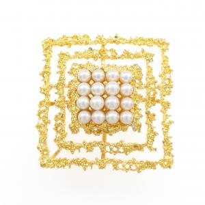 Tasaki Akoya pearl brooch