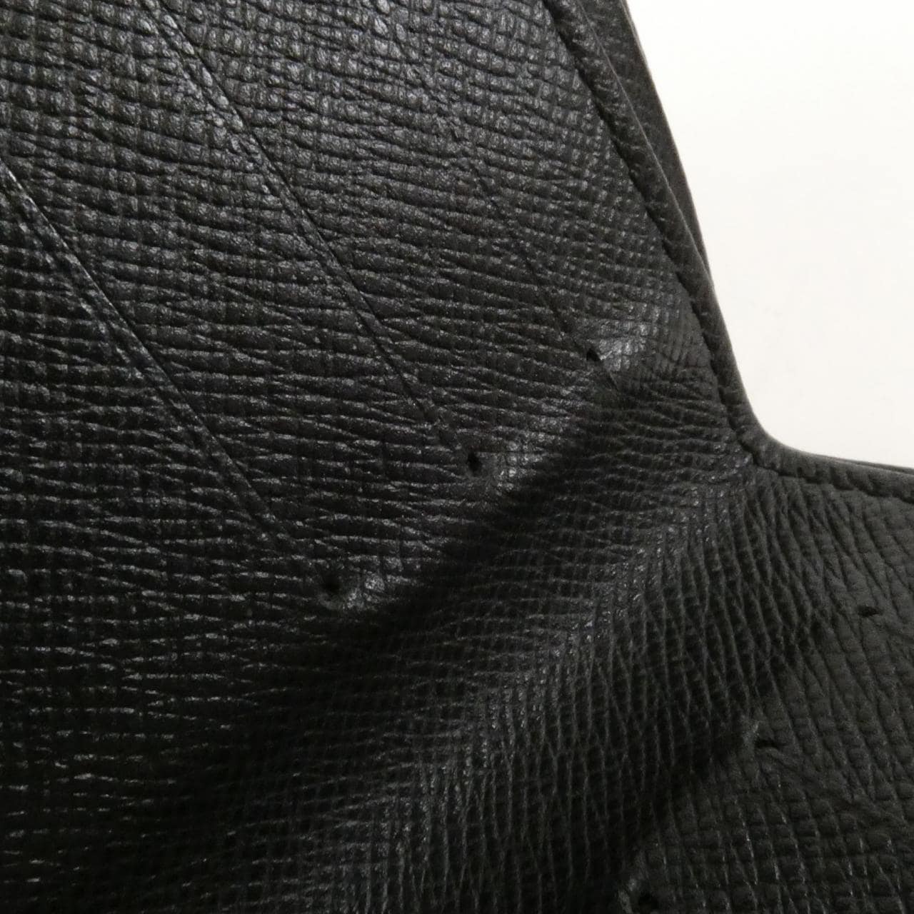 ルイヴィトン タイガ ポルト ビエ 6カルト クレディ M30482 札入れ