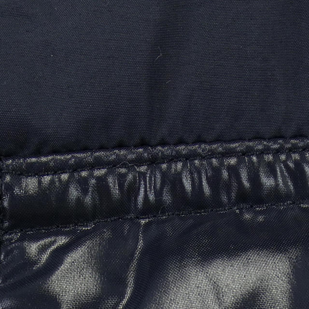 モンクレール MONCLER ダウンジャケット